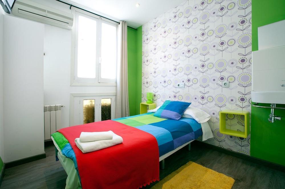 Hostal Abril Madrid Exterior foto