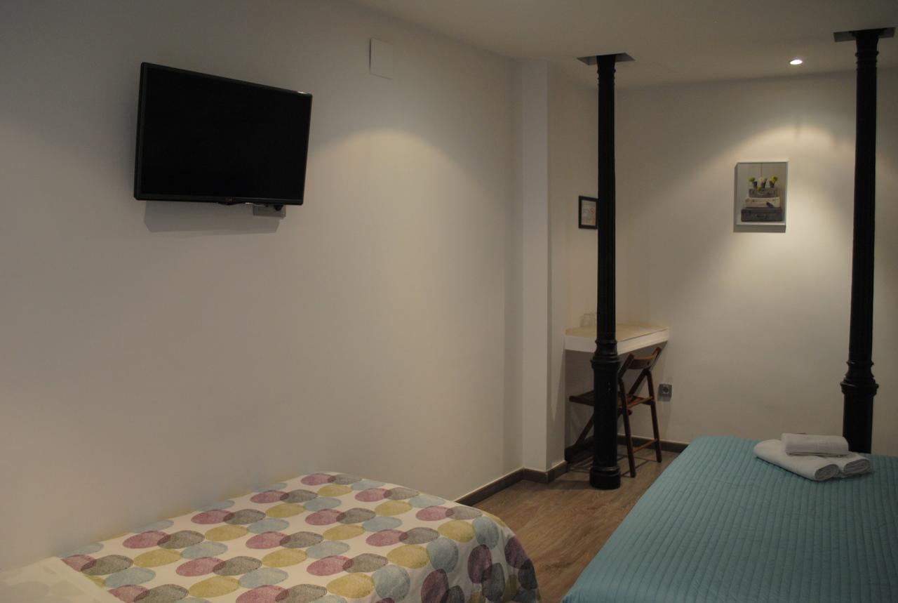 Hostal Abril Madrid Exterior foto