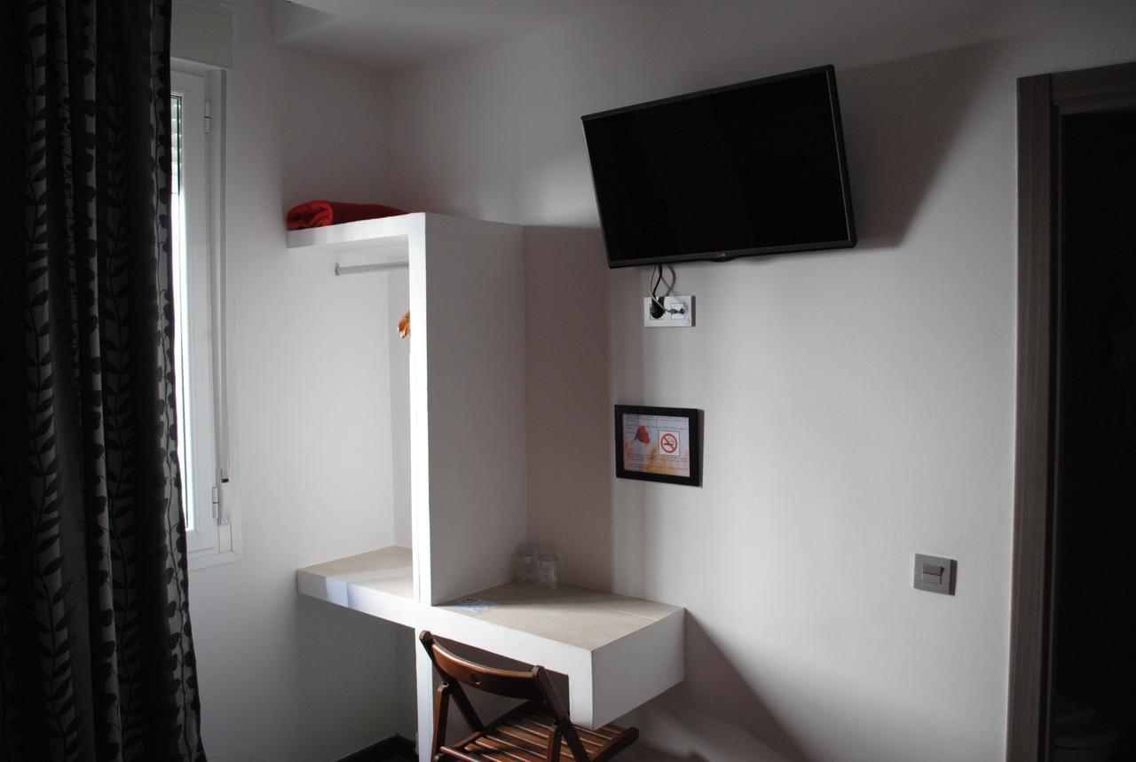 Hostal Abril Madrid Exterior foto