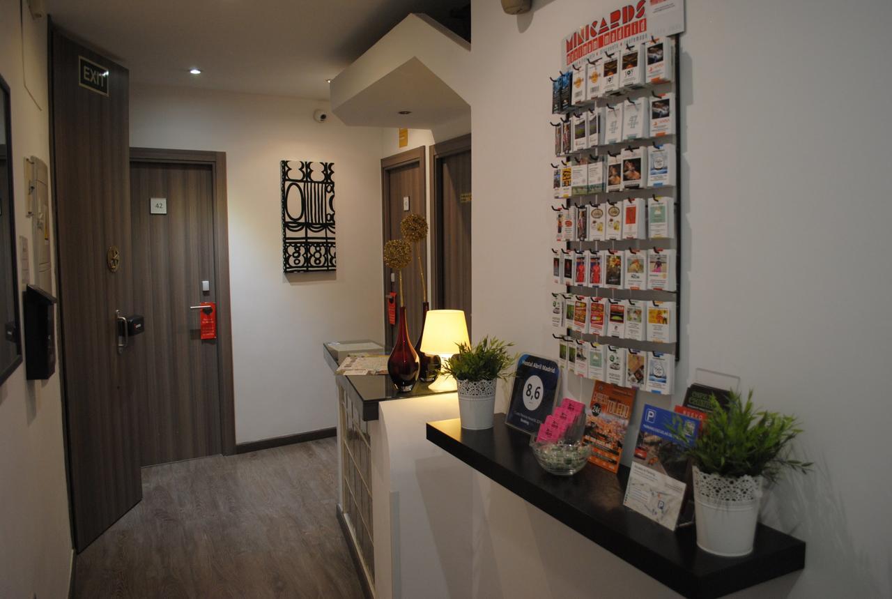 Hostal Abril Madrid Exterior foto