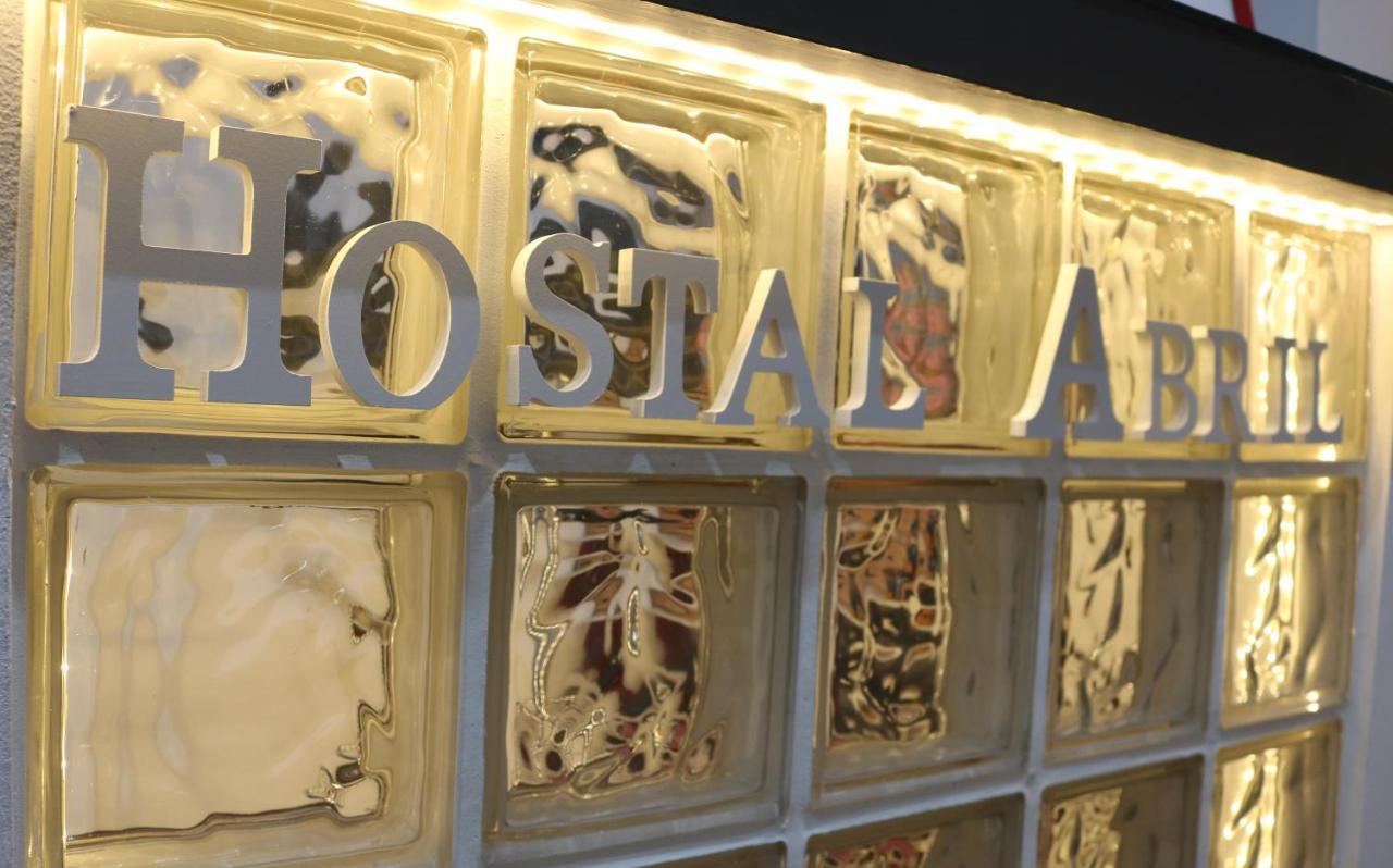 Hostal Abril Madrid Exterior foto