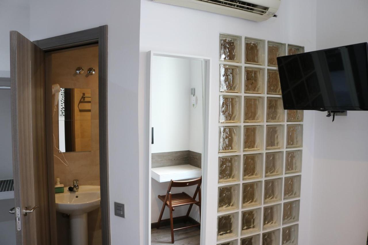 Hostal Abril Madrid Exterior foto