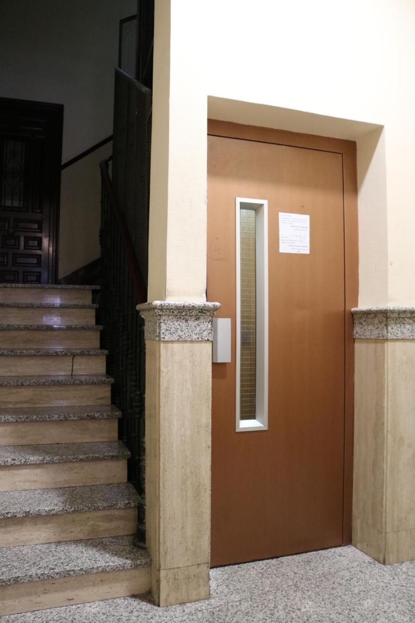 Hostal Abril Madrid Exterior foto