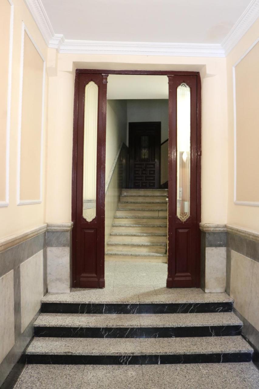 Hostal Abril Madrid Exterior foto
